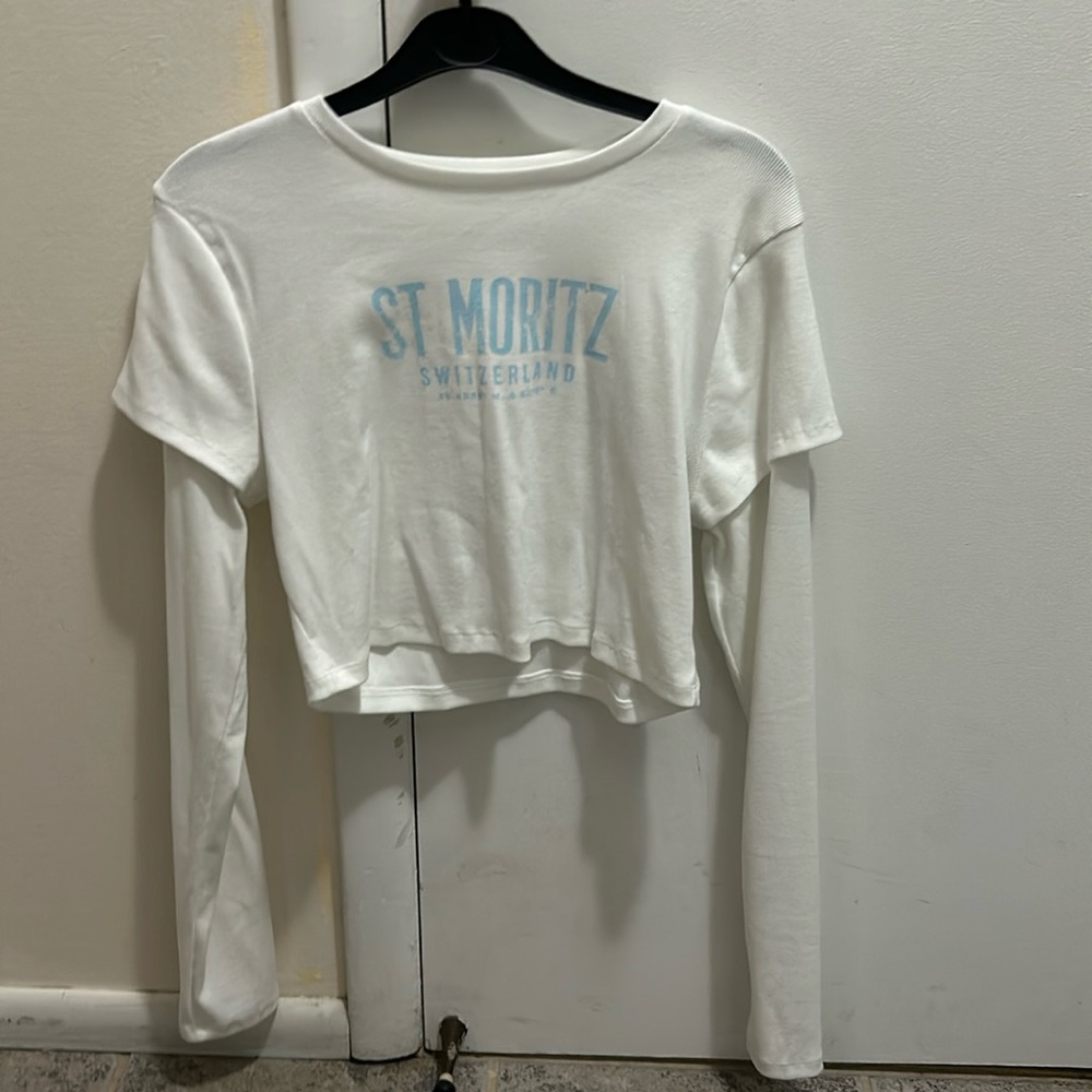 New with tags, Aeropostale teens cropped baby tee with long sleeves